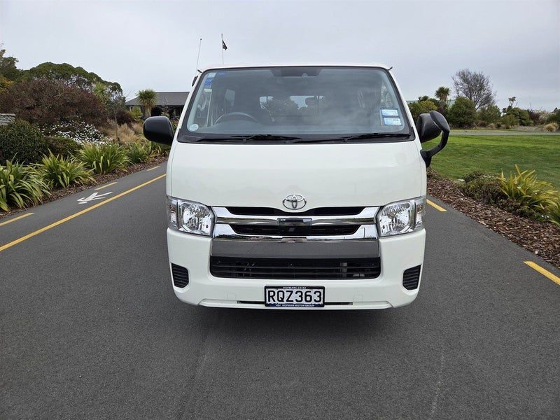 2019 Toyota Hiace GL 9 Seater 2.8TD, photo 2