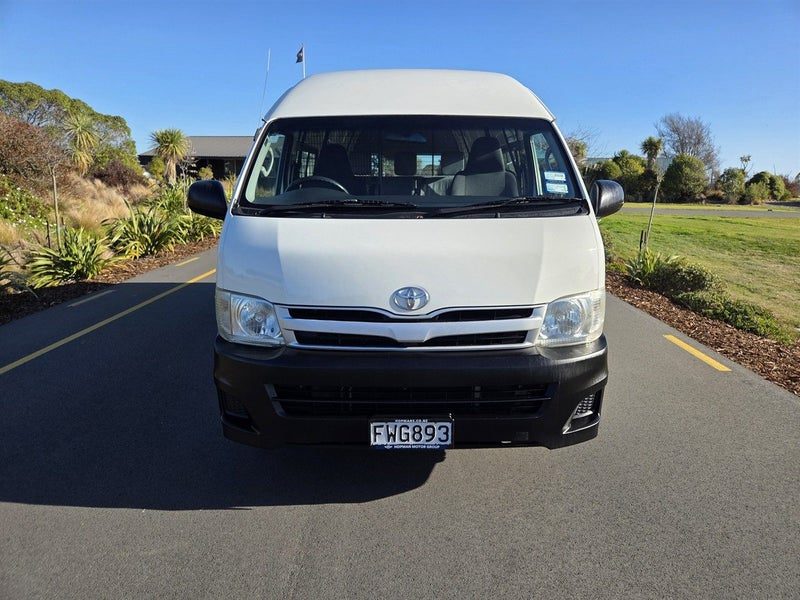 2011 Toyota Hiace 11 Seat 3.0TD ZX, photo 2
