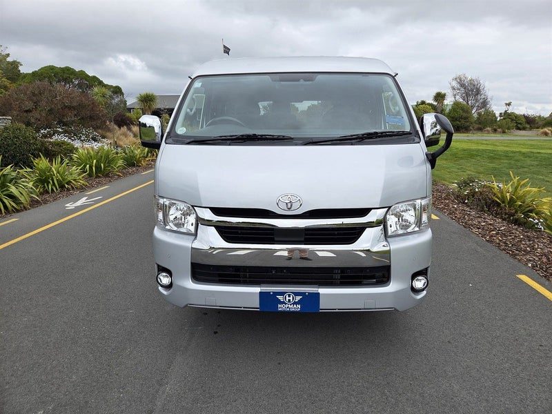 2021 Toyota Hiace 10 Seat 2.7P 4WD GL Package, photo 2
