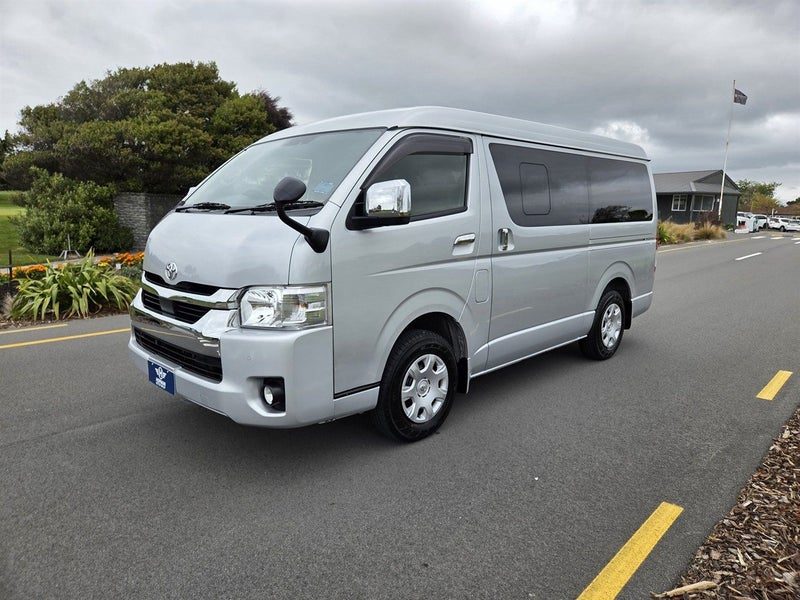 2021 Toyota Hiace 10 Seat 2.7P 4WD GL Package, photo 3