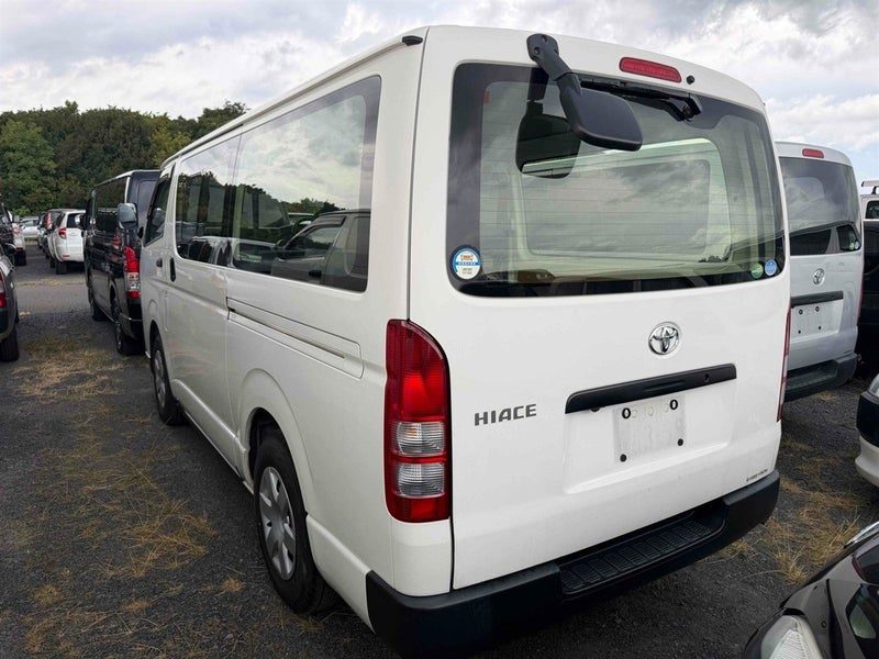 2020 Toyota Hiace VAN DX, photo 2