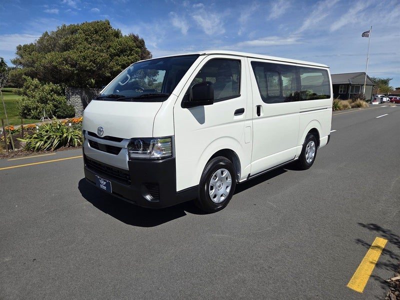 2026 Toyota Hiace Diesel 2.8 TD 5 Door LWB 6AT, photo 3