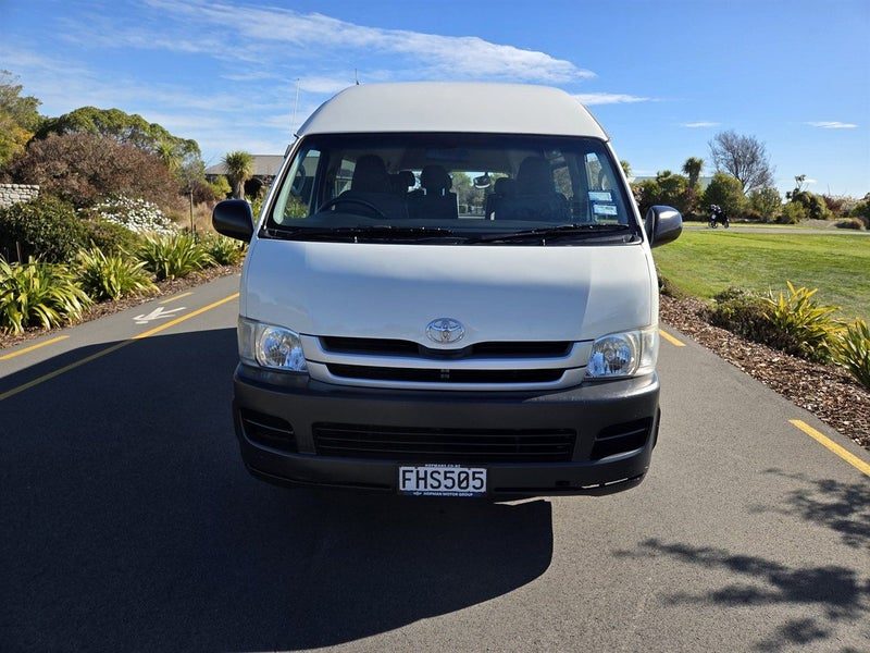 2010 Toyota Hiace 12 Seat 3.0TD Minibus ZX, photo 2