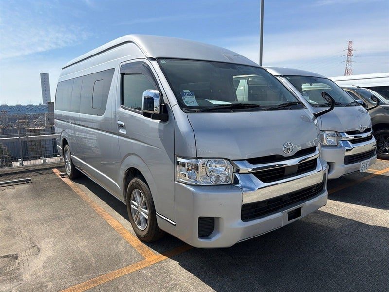 2020 Toyota Hiace 10 Seat Minibus Grand Cabin 4WD, main photo