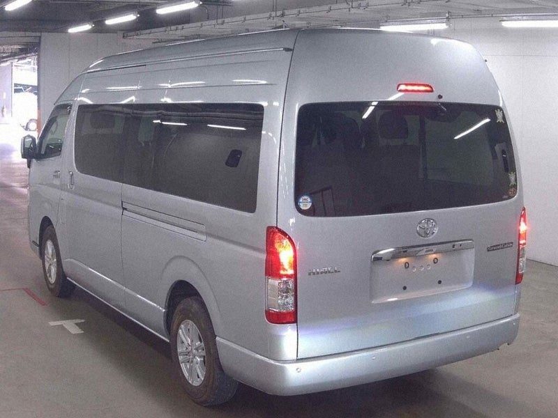 2020 Toyota Hiace 10 Seat Minibus Grand Cabin 4WD, photo 2