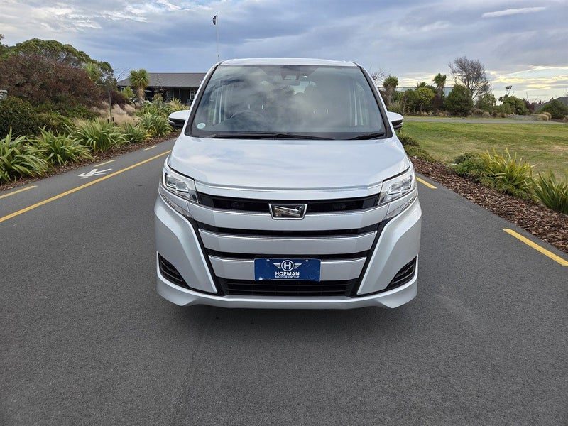 2021 Toyota Noah Mobility Welcab, photo 2
