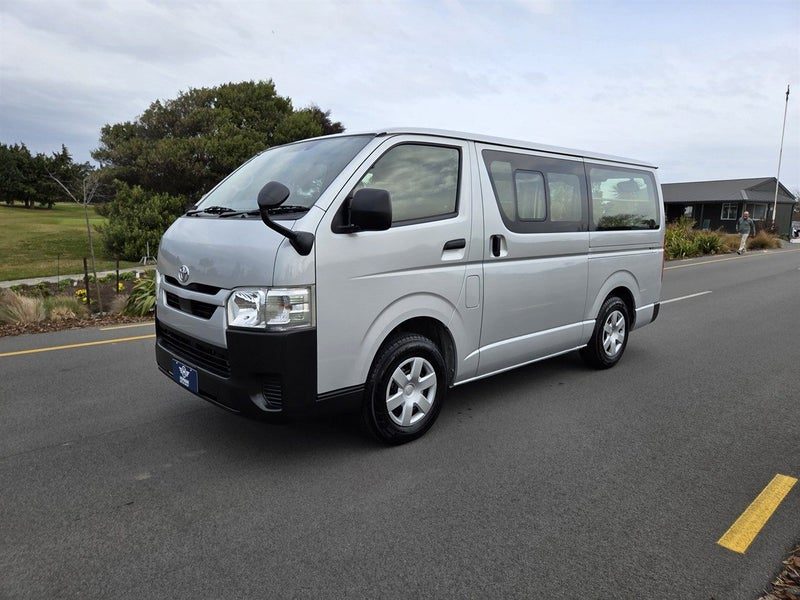 2021 Toyota Hiace Diesel 2.8 TD 4WD 5 Door LWB, photo 3