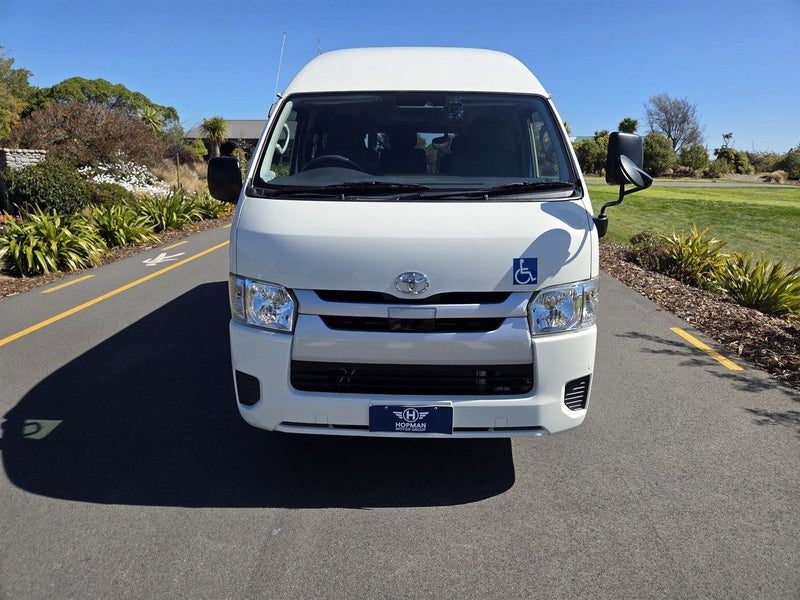2020 Toyota Hiace Mobility Wheel Chair, photo 2