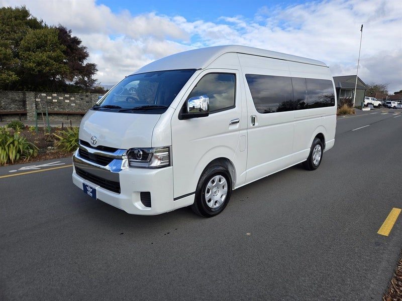 2026 Toyota Hiace Grand Cabin 10 Seater, photo 3