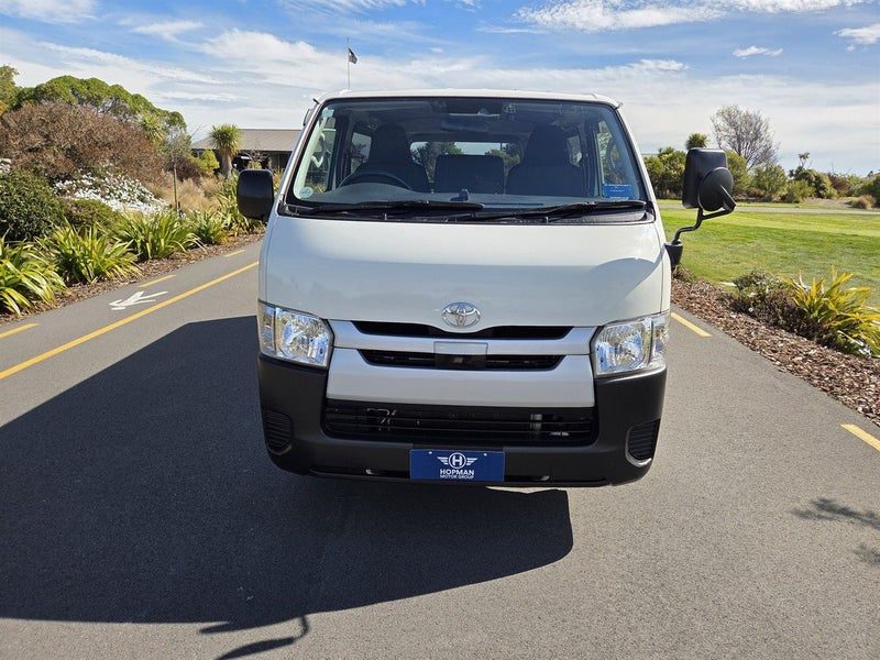 2020 Toyota Hiace Diesel 2.8 TD 5 Door LWB 6AT, photo 2