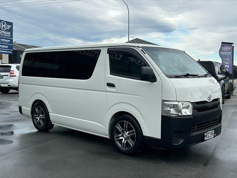 2014 Toyota Hiace DX 3.0DT, photo 2