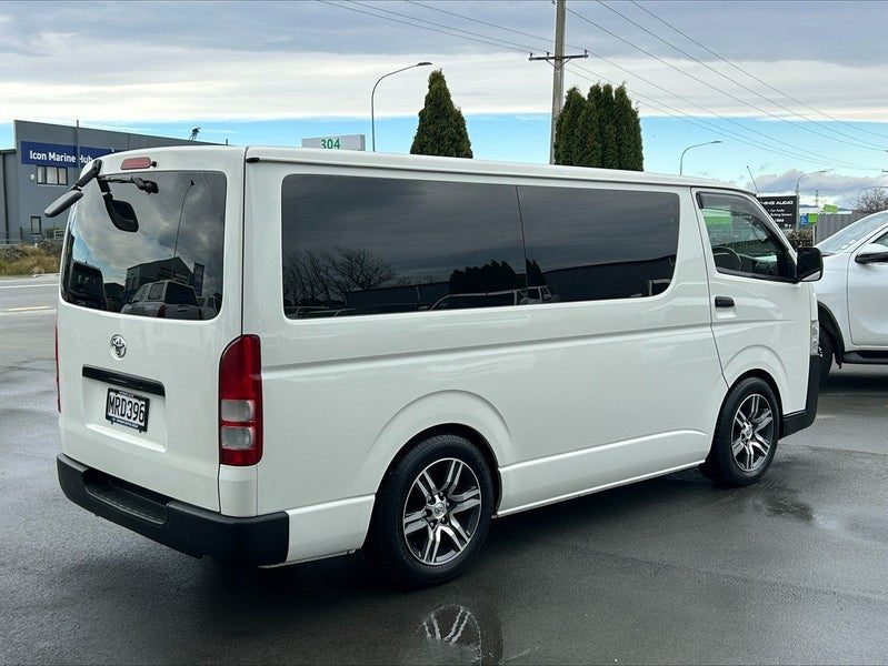 2014 Toyota Hiace DX 3.0DT, photo 3