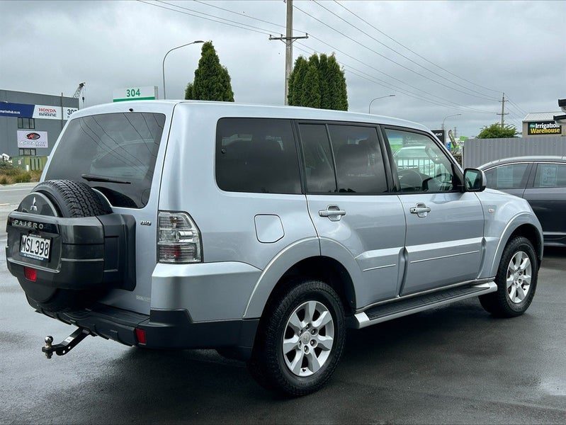 2008 Mitsubishi Pajero, photo 3