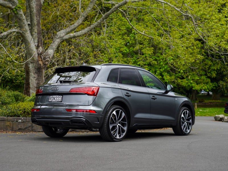 2025 Audi Q5 50 TFSI E S Line 2.0PHEV 5Dr Wagon, photo 2
