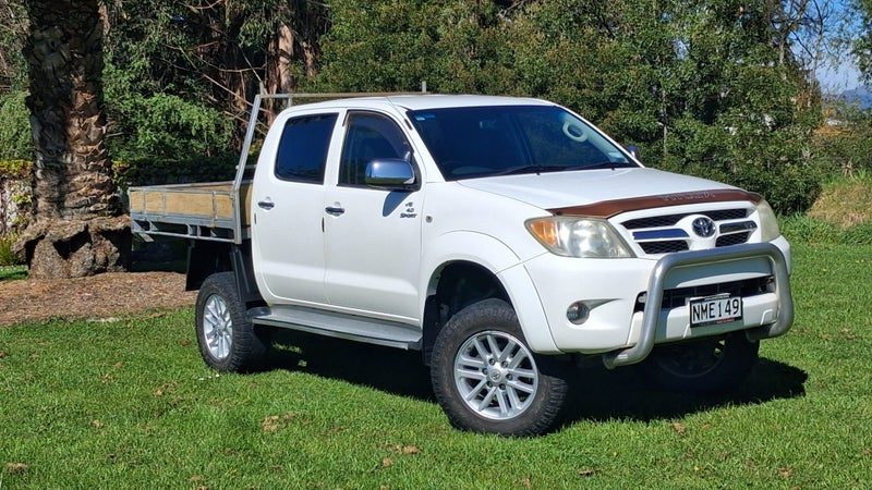 2005 Toyota Hilux 4.0P 4WD SR5 DCU 5A Flat Deck, main photo