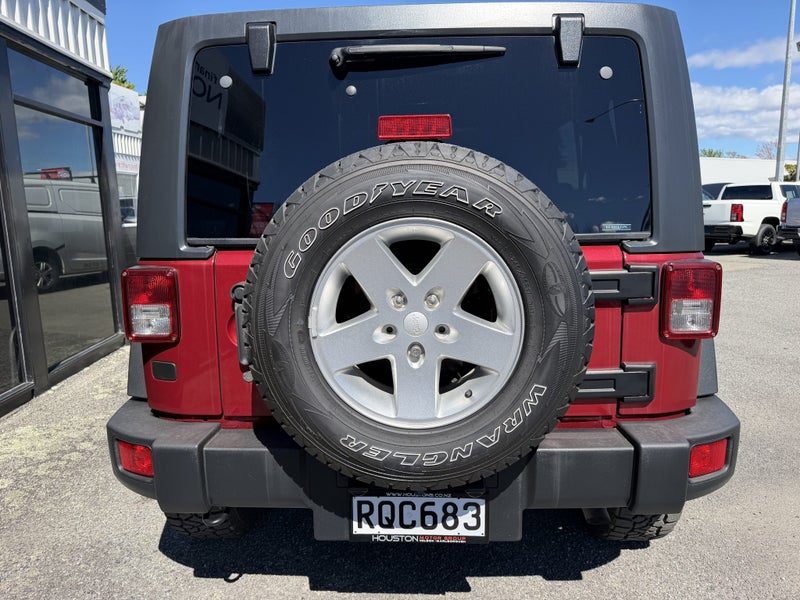 2013 Jeep Wrangler Unlimited Sport 4WD, photo 3