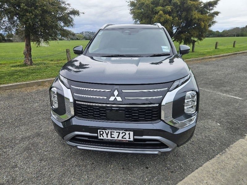 2026 Mitsubishi Outlander PHEV VRX 4WD - IN STOCK, photo 2