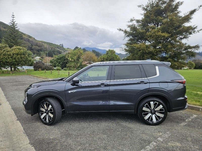 2026 Mitsubishi Outlander PHEV VRX 4WD - IN STOCK, photo 3