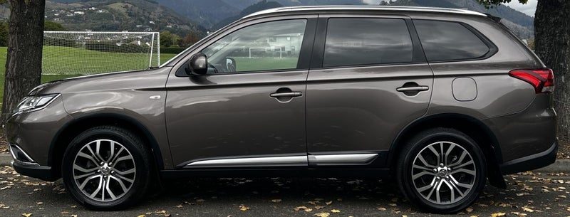 2016 Mitsubishi Outlander LS AWD, photo 3