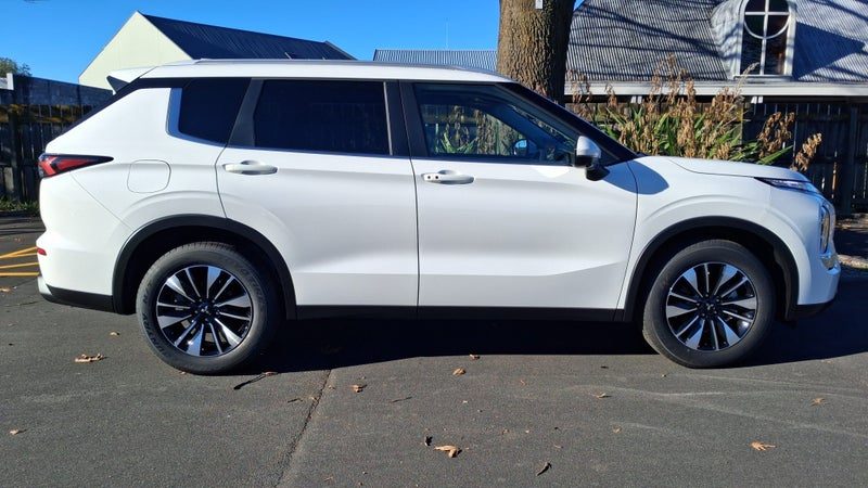 2026 Mitsubishi Outlander 2.5P LS 4WD CVT, photo 3