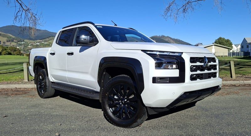 2026 Mitsubishi Triton VRX 4x4 - Leather Top End