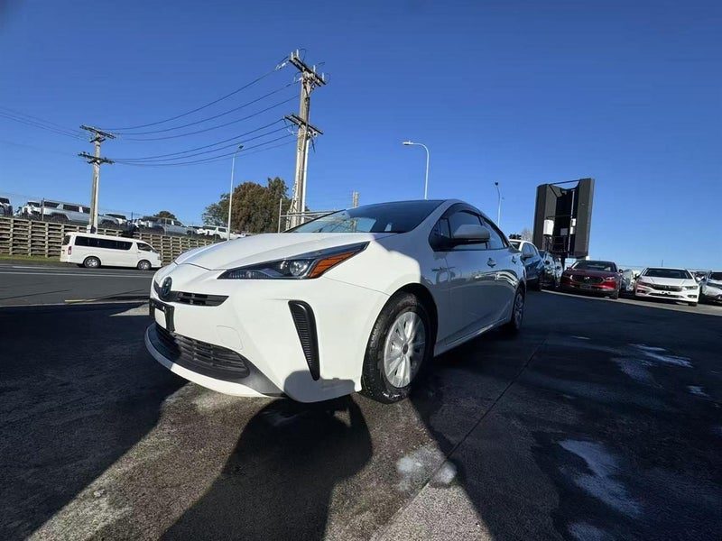 2020 Toyota Prius E, photo 3