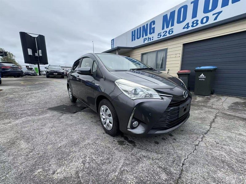 2019 Toyota Vitz 1.5, main photo