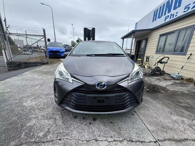 2019 Toyota Vitz 1.5, photo 2