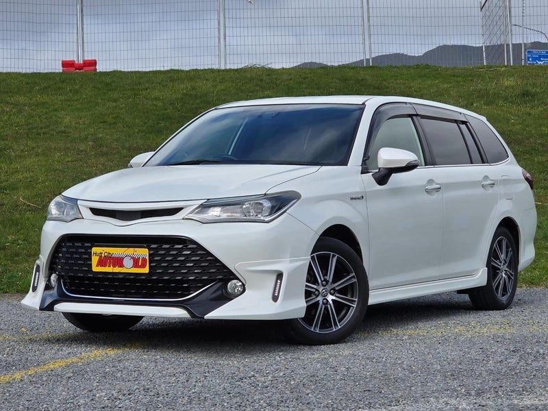 2015 Toyota Corolla Fielder, photo 3