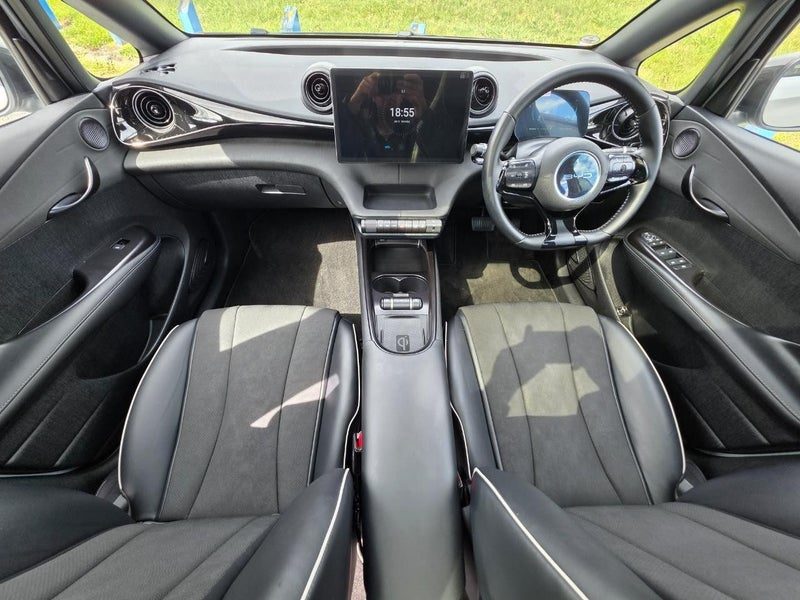 2024 BYD Dolphin Premium **EXTENDED RANGE MODEL**, photo 2