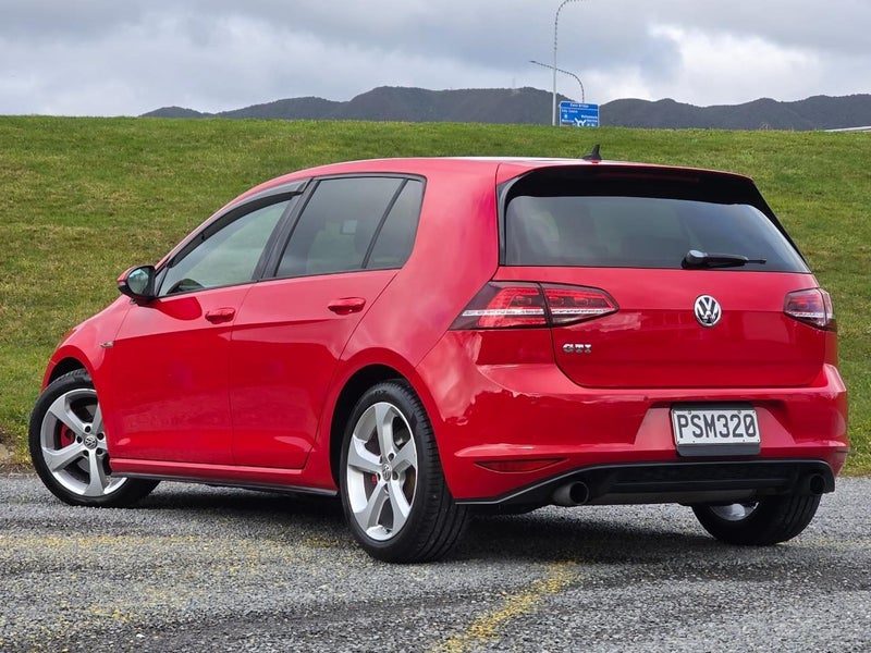 2015 Volkswagen Golf GTI, photo 2