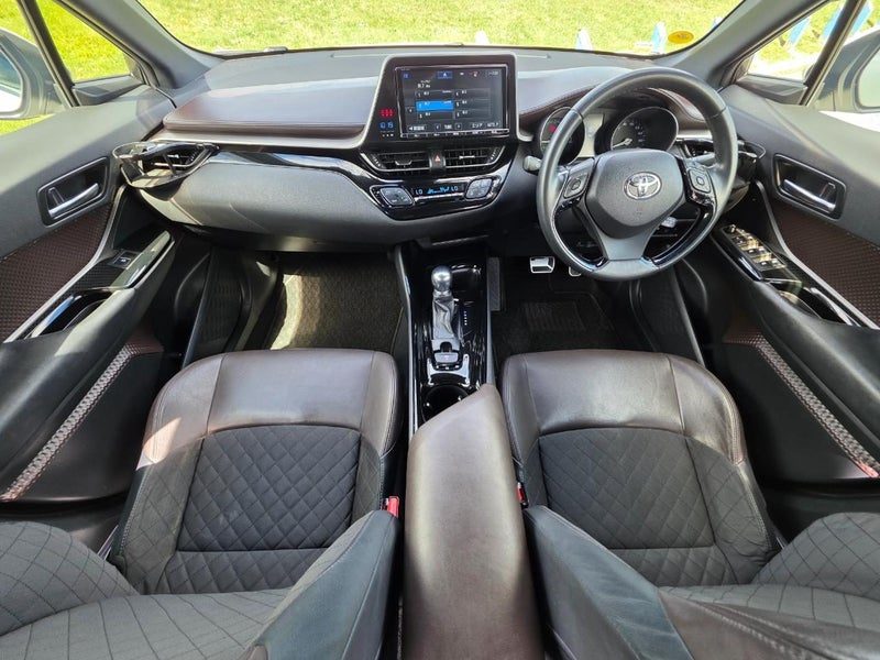 2017 Toyota C-HR G, photo 2