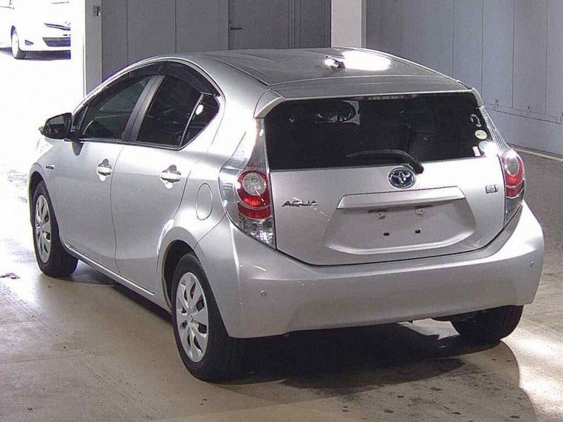 2013 Toyota Aqua G, photo 2