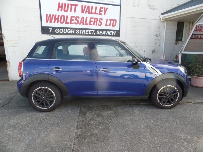 2015 MINI Cooper Diesel Crossover, photo 2
