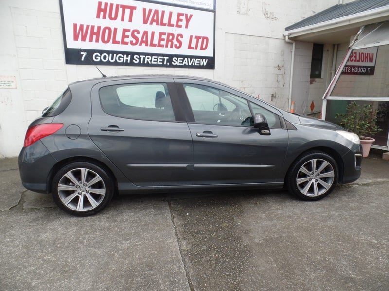 2013 Peugeot 308 Active, photo 2