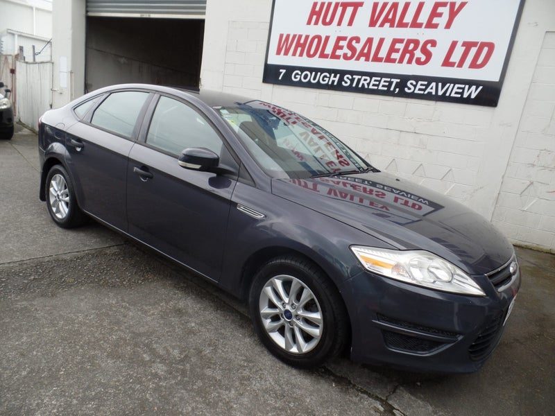 2011 Ford Mondeo Liftback, photo 2