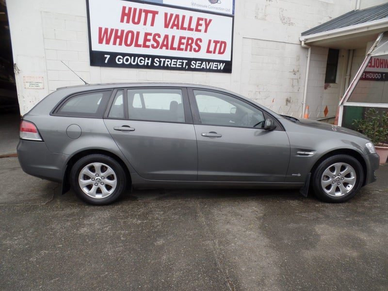 2012 Holden Commodore Omega, photo 2