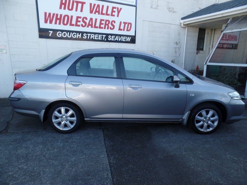 2007 Honda Fit Aria, photo 2