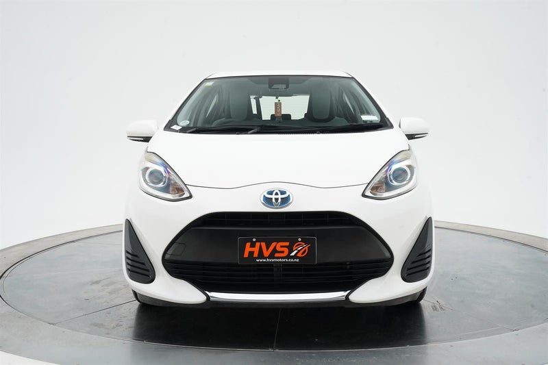 2021 Toyota Aqua Hybrid L, photo 2
