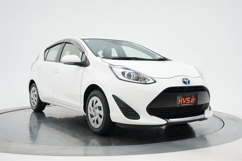 2021 Toyota Aqua Hybrid L, main photo