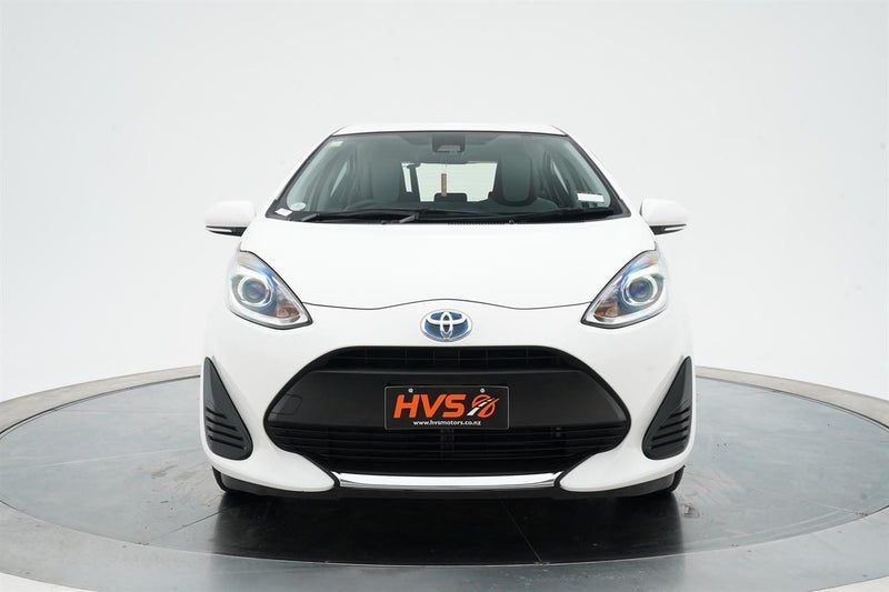 2021 Toyota Aqua Hybrid L, photo 2