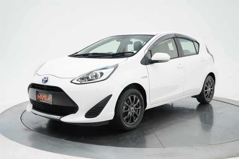 2020 Toyota Aqua Hybrid L, photo 3
