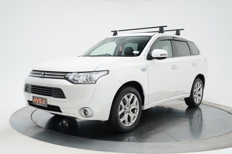 2013 Mitsubishi Outlander PHEV G 4WD, photo 3