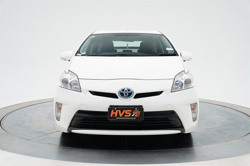 2013 Toyota Prius Hybrid L, photo 2