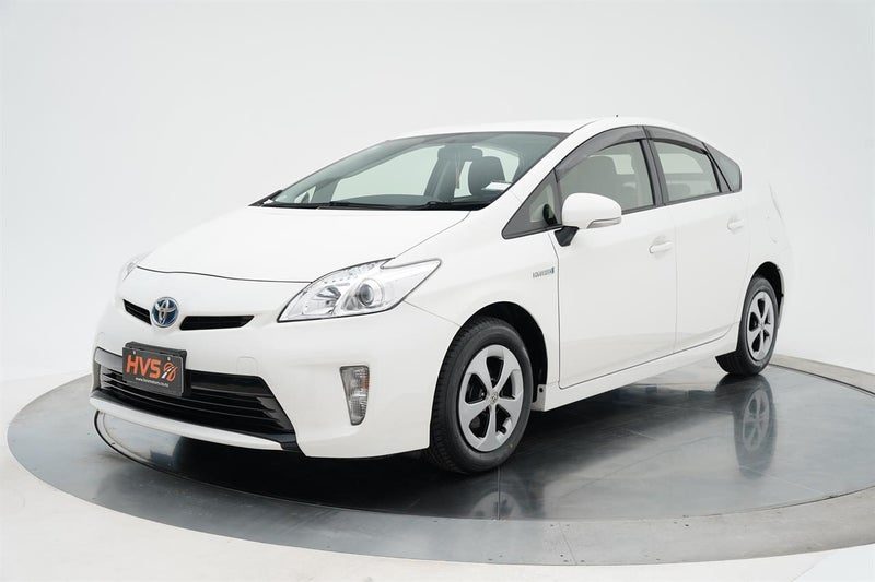 2013 Toyota Prius Hybrid L, photo 3