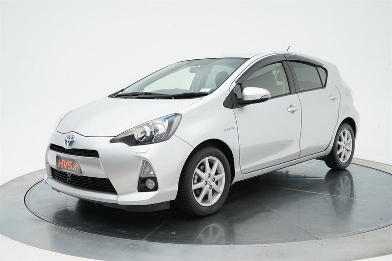 2013 Toyota Aqua G Leather, photo 3