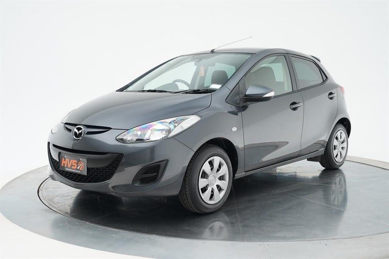 2013 Mazda Demio 13- Skyactiv, photo 3