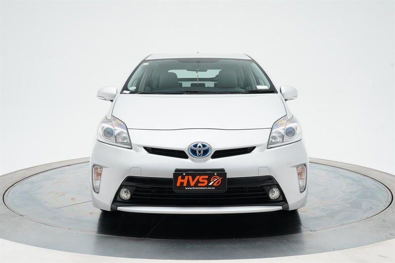 2013 Toyota Prius Hybrid S, photo 2