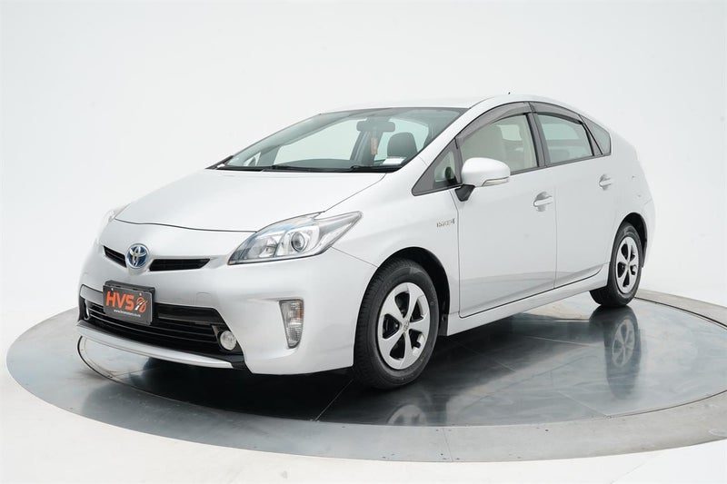 2013 Toyota Prius Hybrid S, photo 3