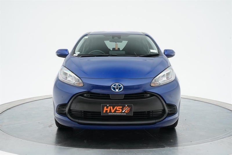 2022 Toyota Aqua Hybrid X, photo 2